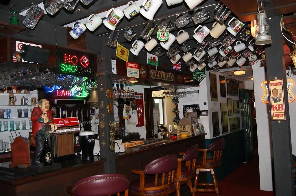 Mount Mee Country Inn Bed & Breakfast
